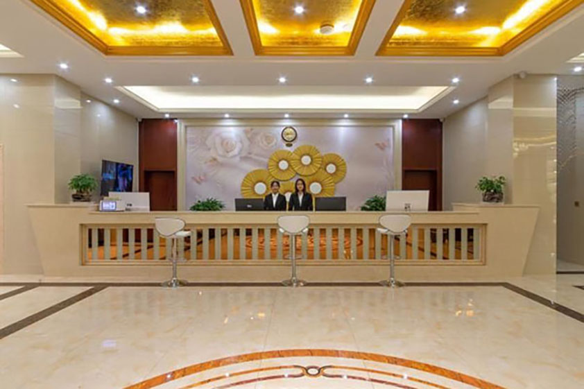 师宗县凤阿悦酒店